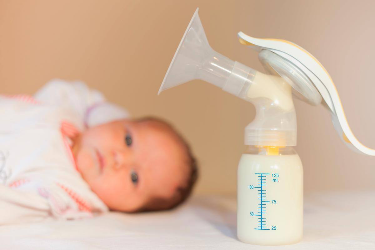 Experta aclara dudas sobre madres lactantes y vacunas contra COVID–19
