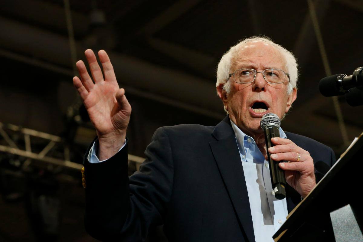 Sanders y Trump convocan a las masas en el cierre de campaña en New Hampshire