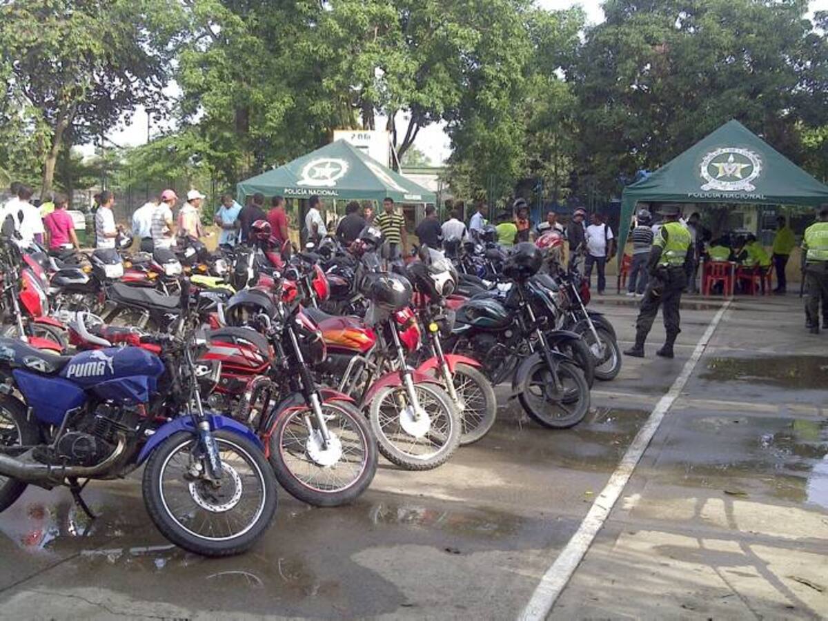 También en los operativos policiales retuvo a varias motocicletas sin su de seguridad.