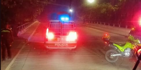 Analizan videos para identificar a quienes colocaron bandera del ELN en puente de Barranquilla