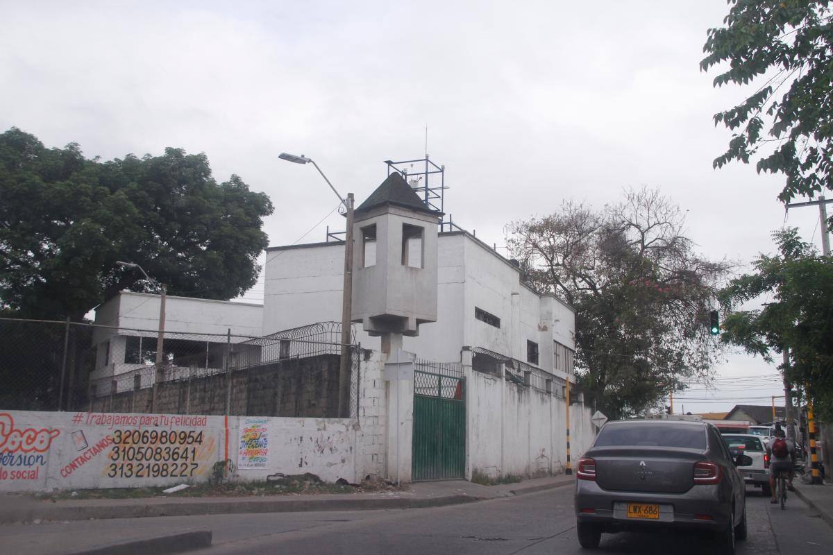 Tras intentos de fuga, el Cuartelillo de Olaya se quedó hasta sin policías