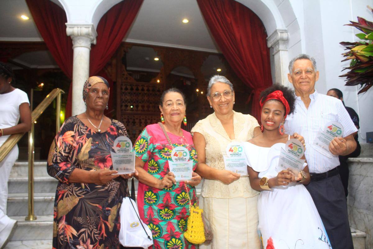 Rosa Calderín, Piedad Pérez, Rosa Díaz de Paniagua, Caroll Quintana y Raúl Paniagua.