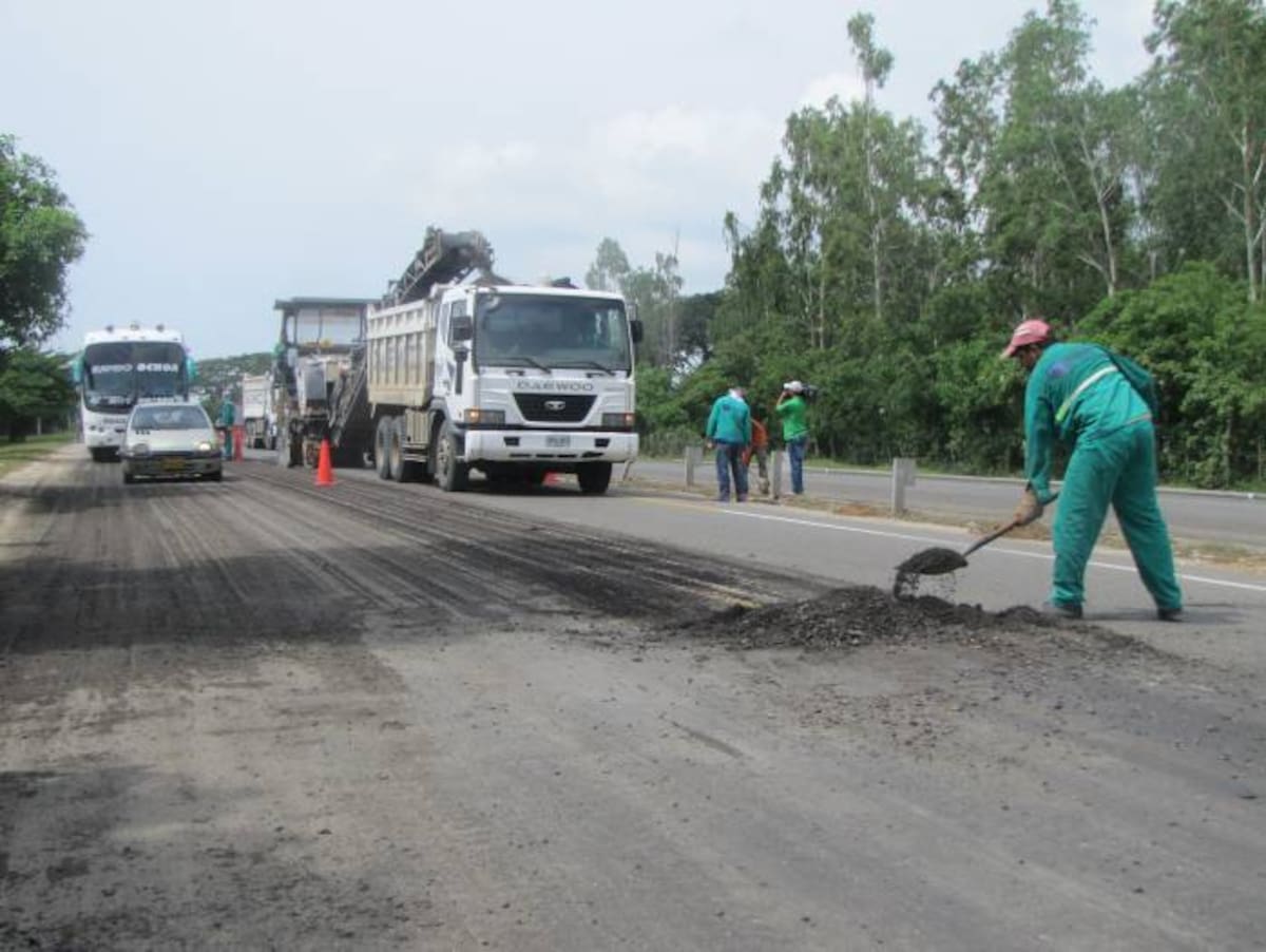 A la fecha se han construido 41.2 kilómetros de doble calzadas y rehabilitado 189.03 kilómetros de calzadas existentes. JUAN G. CASTRO PINEDA - EL UNIVERSAL