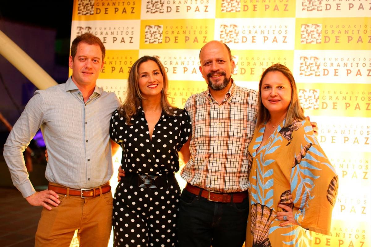Agustín de Bentzmann, Carmen Arciniega, Fredy Valencia y Olga Lujo.