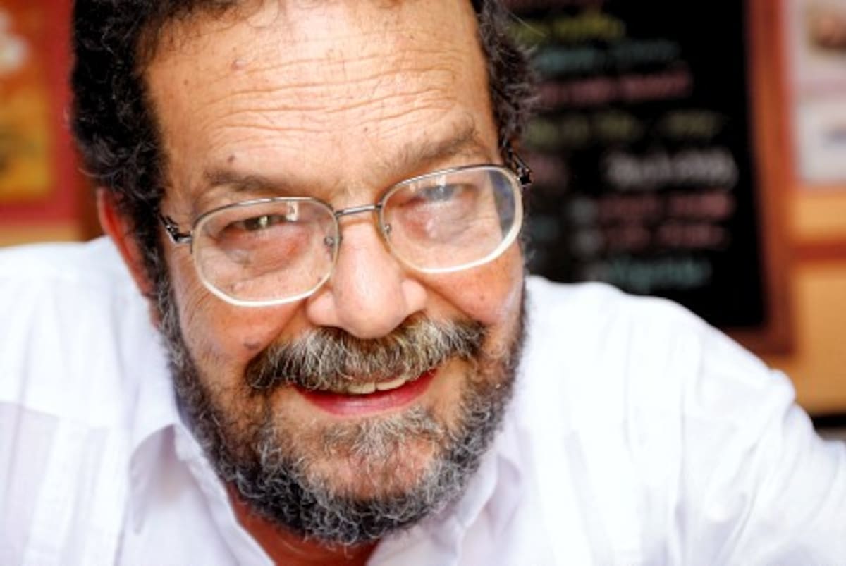 El escritor David Sánchez Juliao.