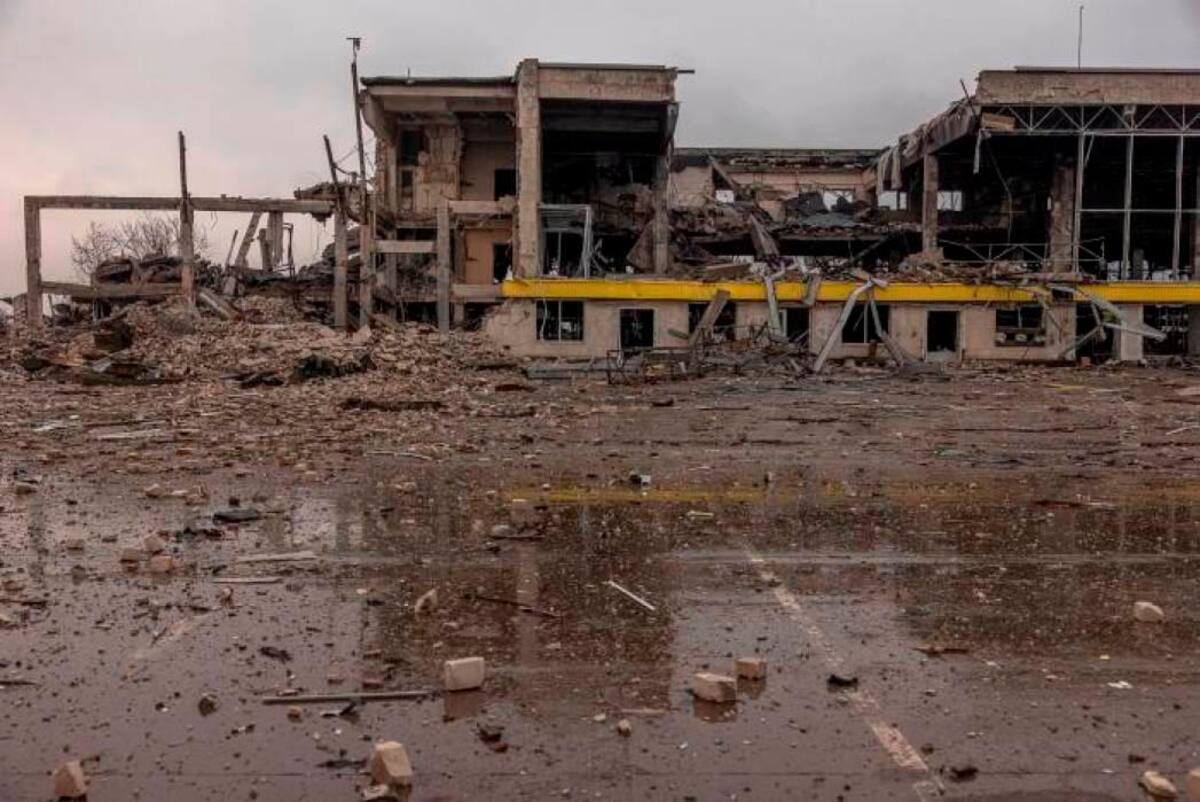 Los invasores rusos bombardearon la ciudad ucraniana de Jersón. // Foto: EFE.