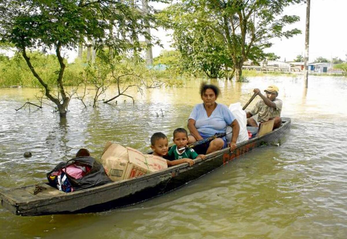 Las comunidades afectadas por la ola invernal reclaman la ayuda humanitaria.