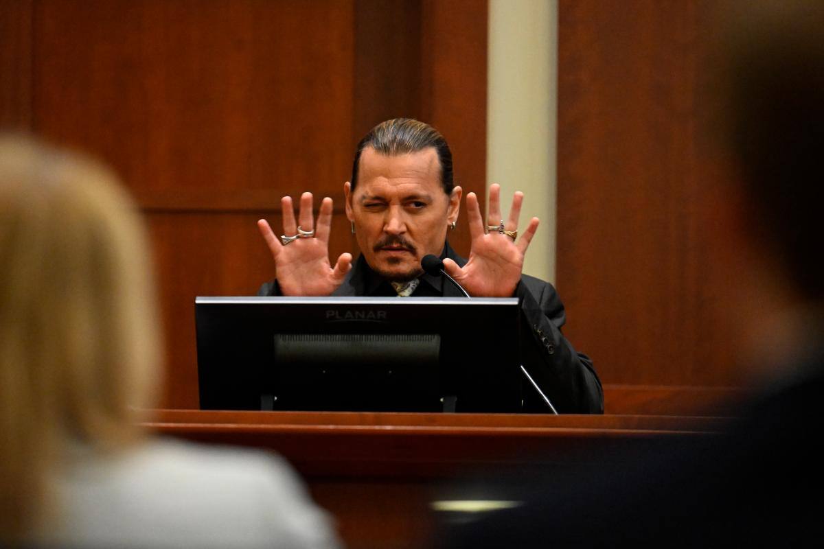 “No he golpeado a una mujer en mi vida”, dice Johnny Depp