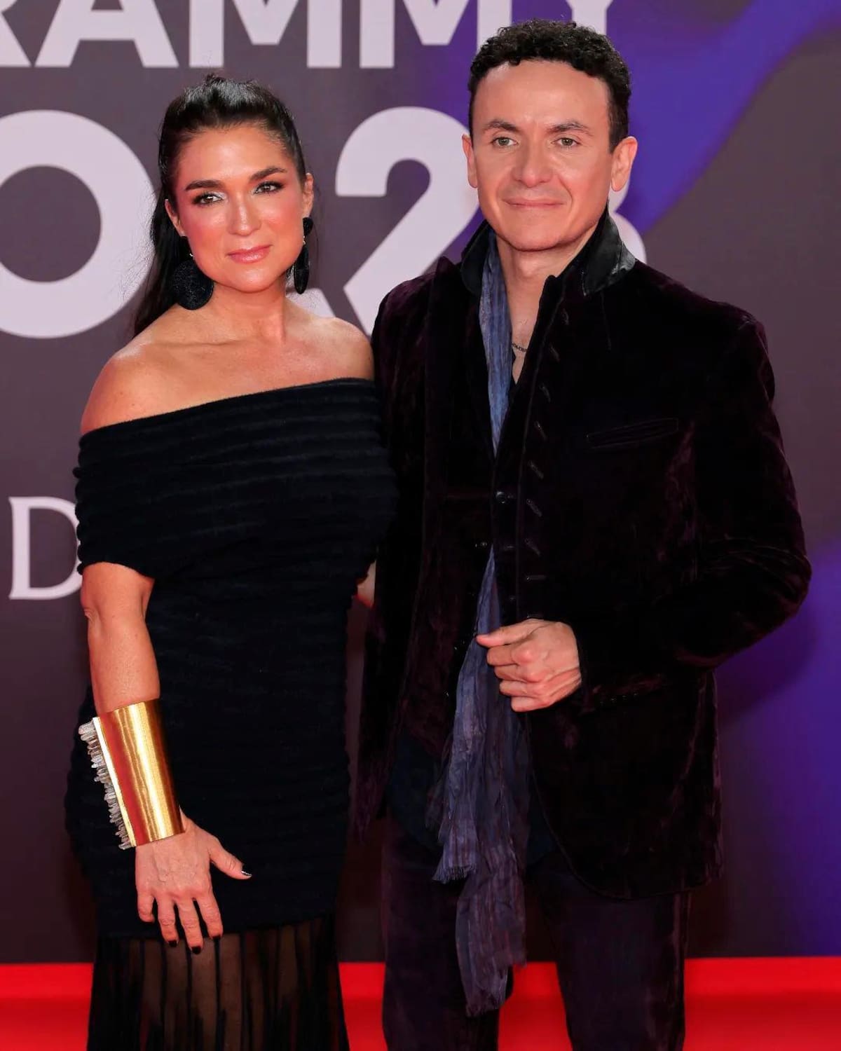 Fonseca y su esposa en la alfombra roja de la gala anual de los Latin Grammy. //Foto: EFE.