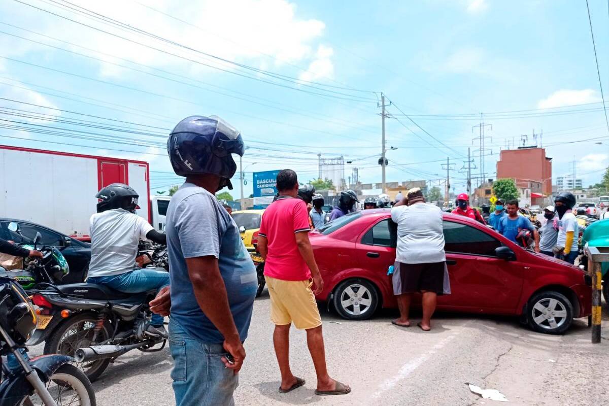 ¿Atraco o sicariato? Policía es baleado en El Bosque