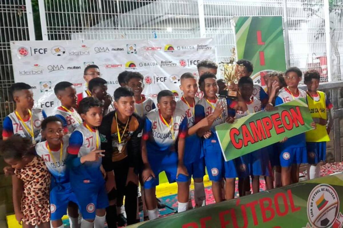 Club Los Calamares festejó su título en la categoría 2010 de fútbol