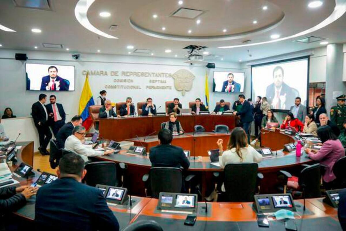 Aprueban polémicos artículos 49 y 60 de la reforma a la salud