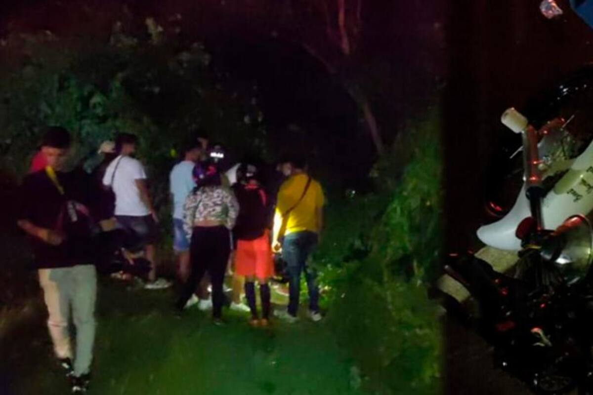 Carro choca con dos motos en la Vía del Mar: cinco personas heridas