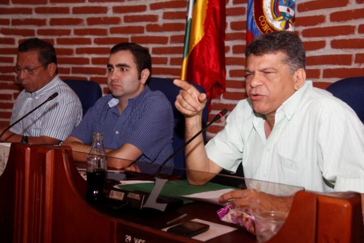 Los concejales César Pión y David Múnera se oponen al proyecto de estacionamiento Archivo.