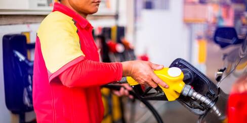 Cuidar el consumo de gasolina debe ser uno de sus propósito de 2022