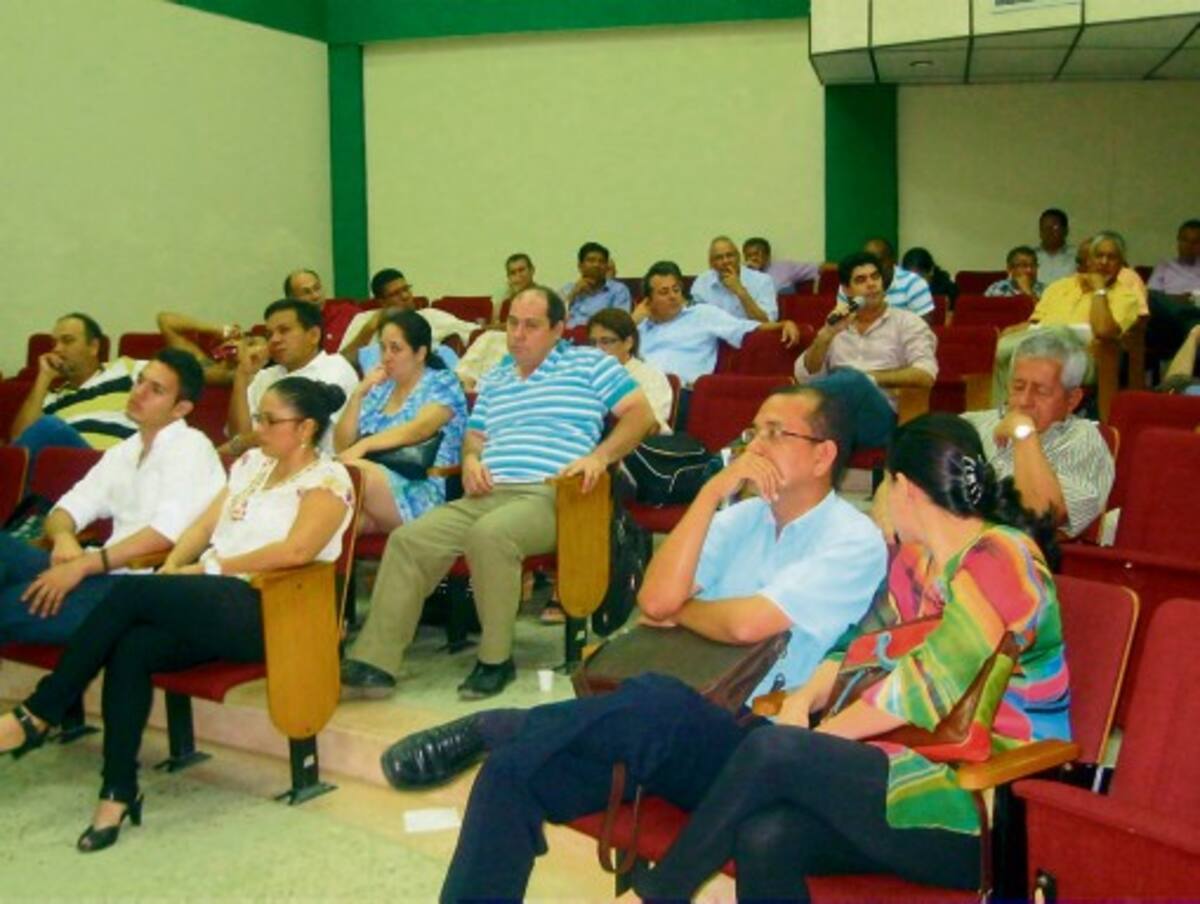Asamblea de profesores en Unicórdoba.
