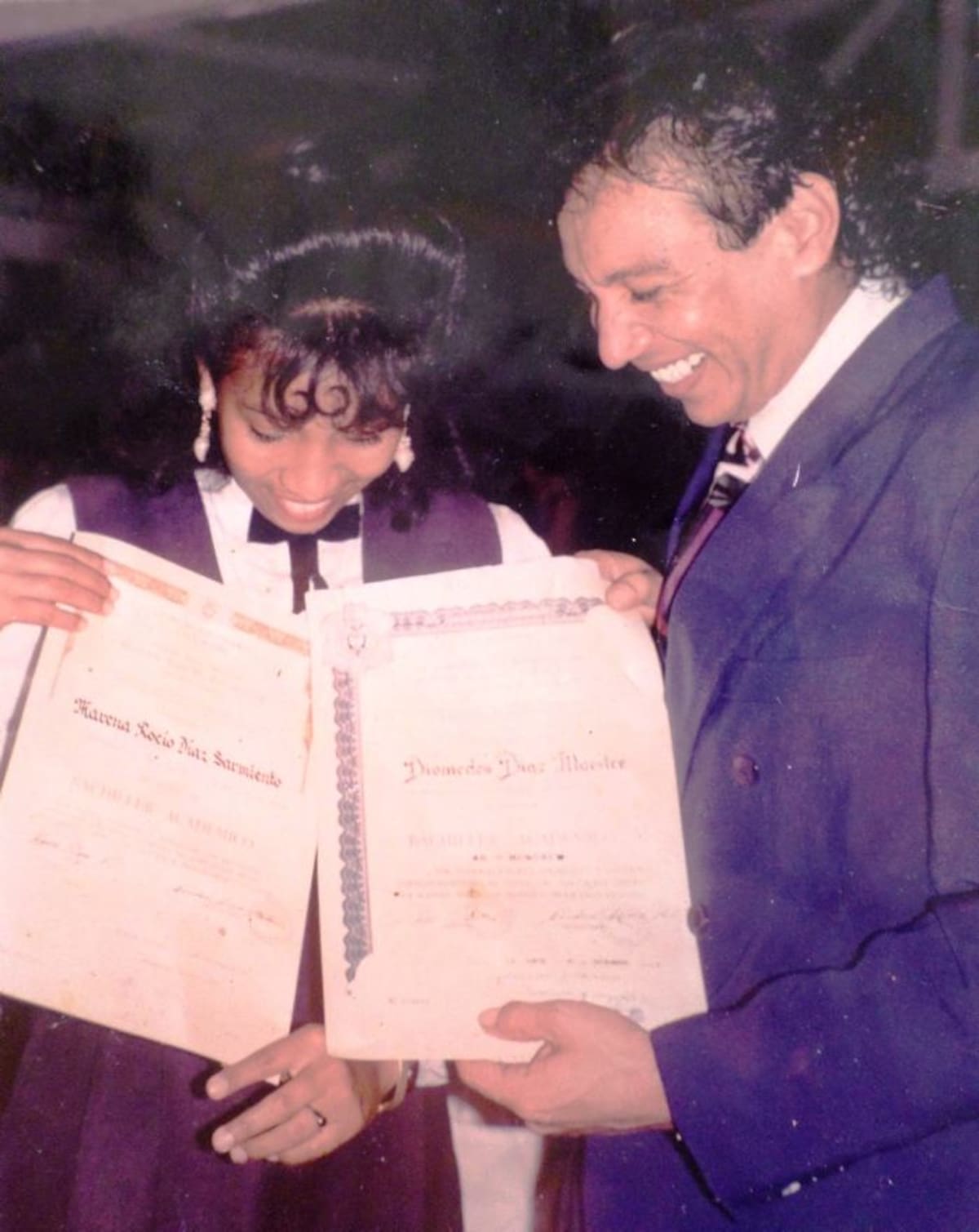 Marena Díaz Sarmiento y su padre Diomedes durante la ceremonia de graduación. CORTESÍA