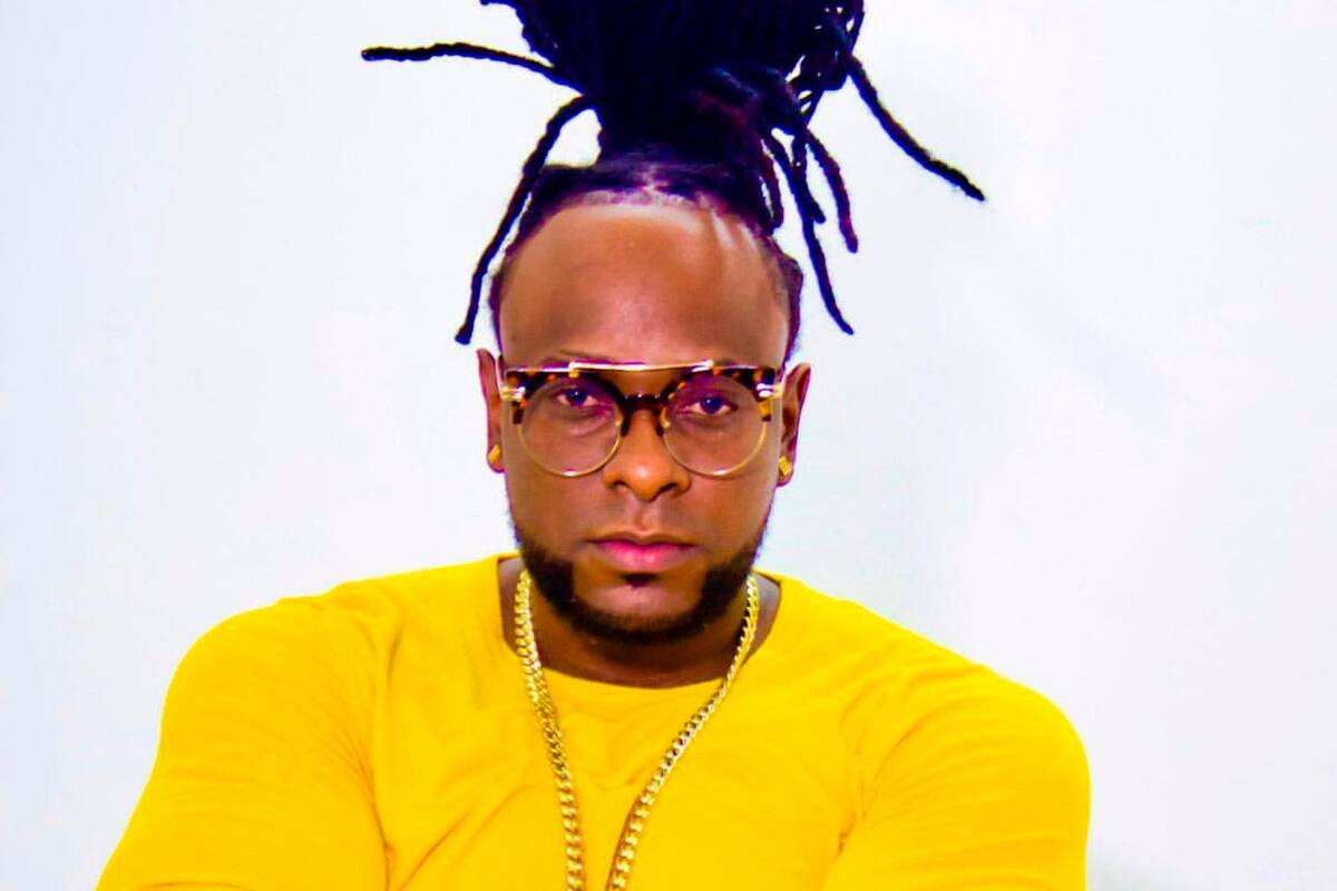 Un dominicano canta junto a los cartageneros Jhon, el legendario, y El M16