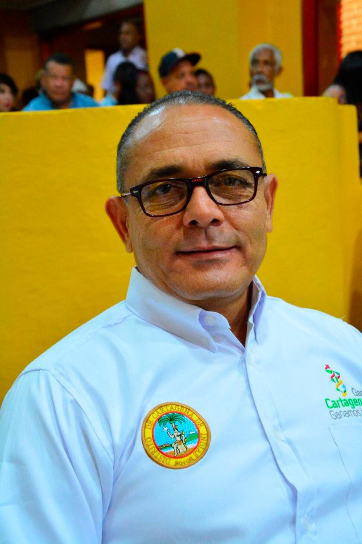 William <br />Valderrama, <br />ternado.