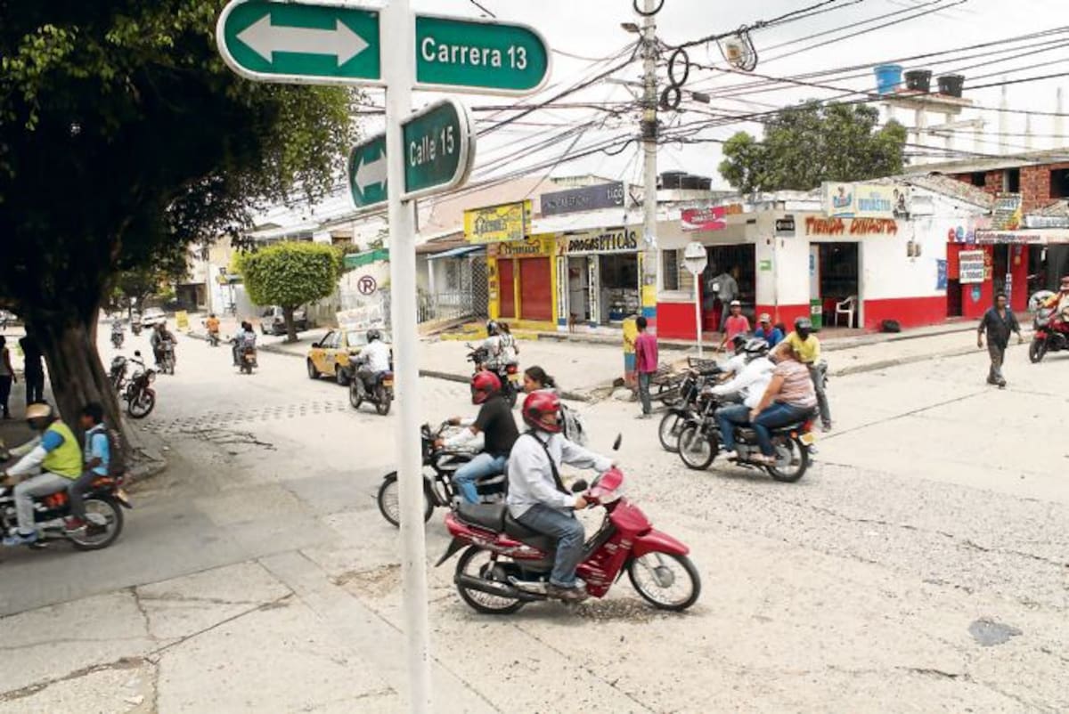 El choque de motos se registró la madrugada de ayer en la esquina de “Pello” Peralta, reconocida por su alta peligrosidad.