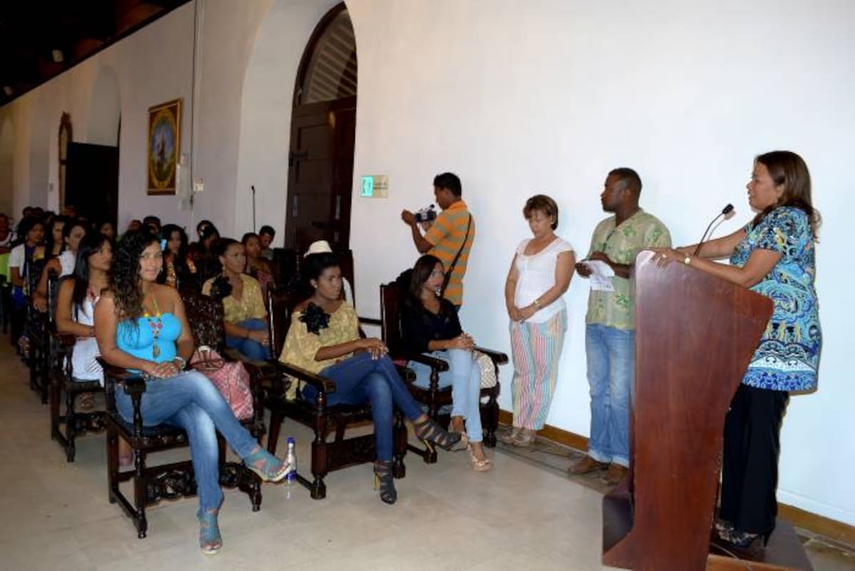 El IPCC terminó la jornada de capacitación a las 52 candidaras que aspiran a ser representantes de sus barrios en el Reinado de la Independencia 2012. Cortesía