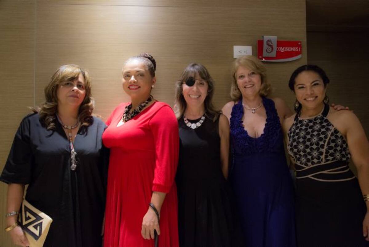 Glenda Olier, Indira Romero, Roxana Segovia, Vera Schütz y Gina Angulo. CORTESÍA