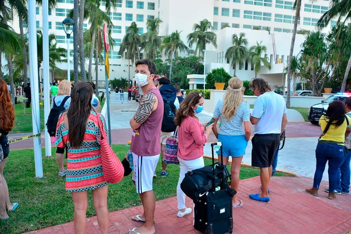 Más de 600 personas evacuadas por un incendio en un hotel de Cancún