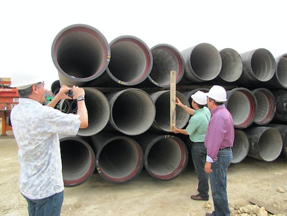 La tubería para adelantar el Plan Departamental de Agua en Bolívar llegó a Cartagena en junio de 2010 y gran parte del proyecto está en ejecución. archivo