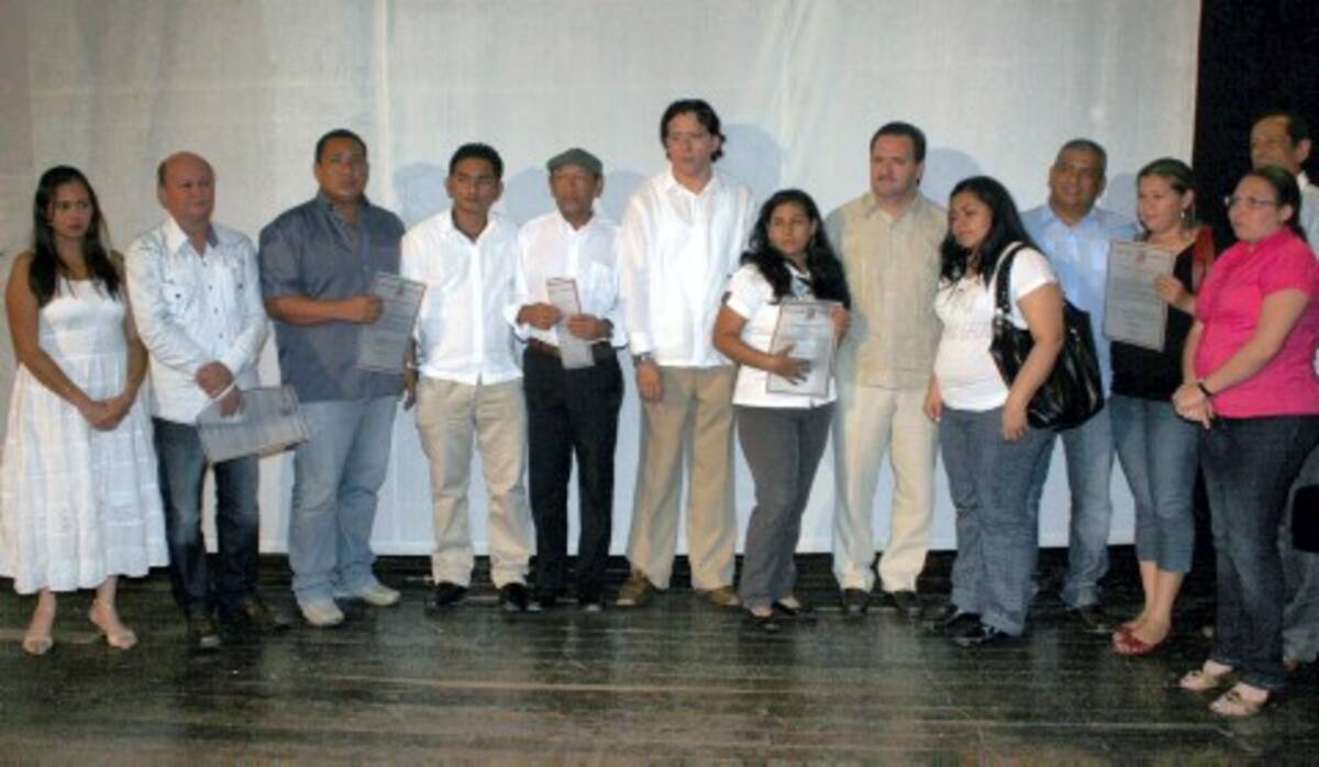 Alfonso Hamburguer, Manuel Santiago Pérez, Jesús Paternina Molina, Felipe Bertel, Francisco Barrios, hijas de Carmelo Polo, Jesús Paternina Samur, Ober Salcedo, Laura Toscano, María Victoria Bustamante y Manuel Moron.