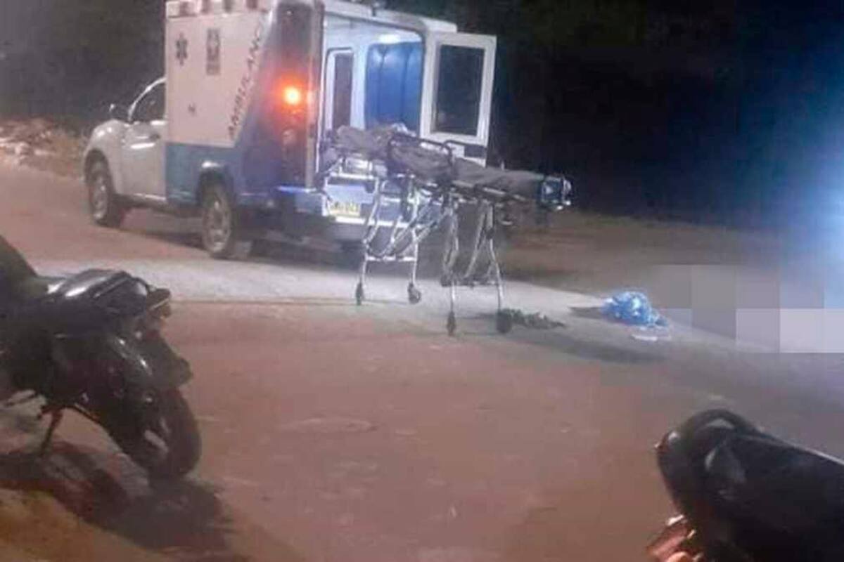 Paciente iba en ambulancia y sicarios lo bajaron y lo remataron