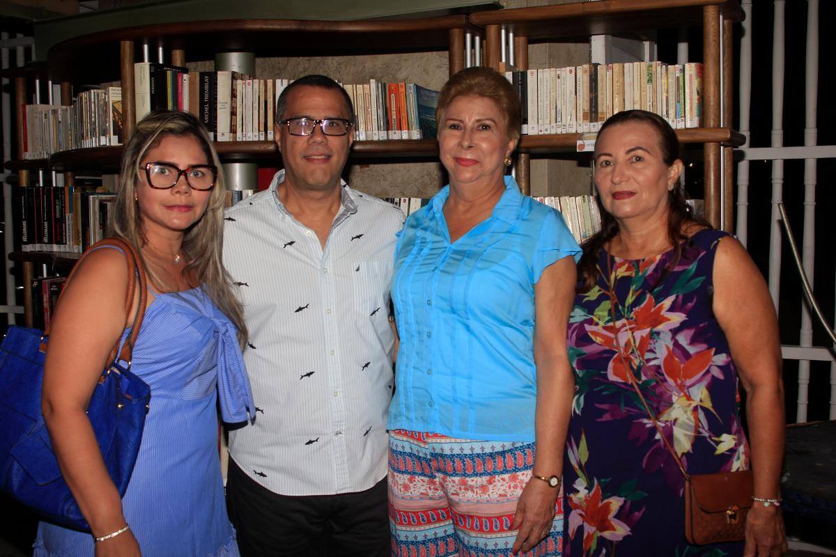 Jennys Zamora, Javier Bustos, Teo Riedel y Candelaria Herrera.