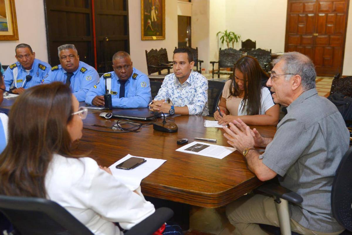 Alcalde se compromete a pagar $1.743 millones a agentes del DATT