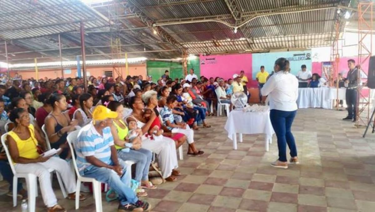 De las 400 personas asistentes al sorteo, 200 resultaron beneficiadas con viviendas. Cortesía