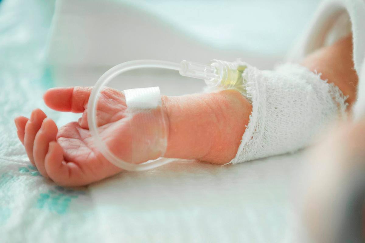 Esta es la terapia que mejora el pronóstico de bebés con leucemia agresiva