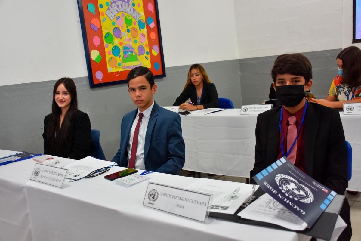 Karen Zuluaga Montes, Juan Felipe Valle Villadiego y José Escobar Donado.