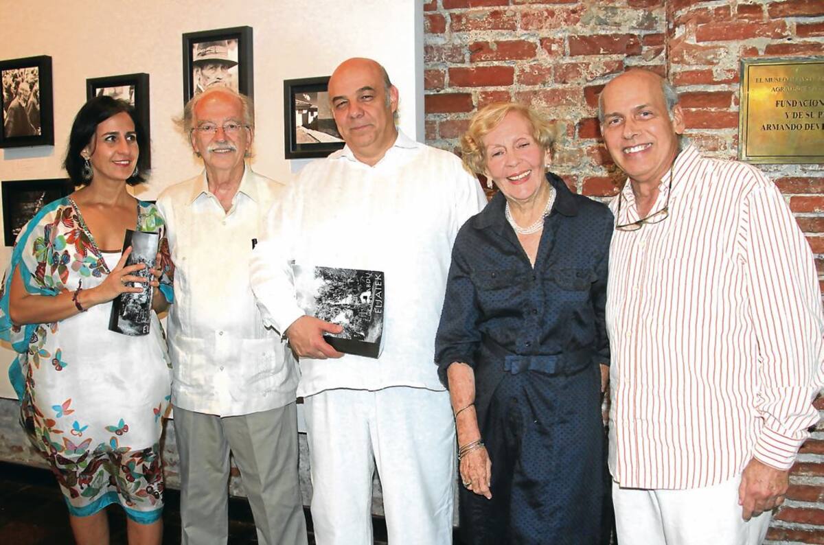 Marty Mazhari; el expositor, Abdu Eljaiek; Felipe Domínguez, Yolanda Pupo de Mogollón y Ricardo Vélez.