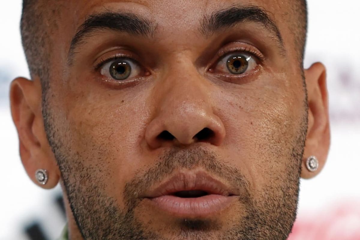 ¿Se quedó sin amigos? A Dani Alves solo visita un amigo brasileño en prisión