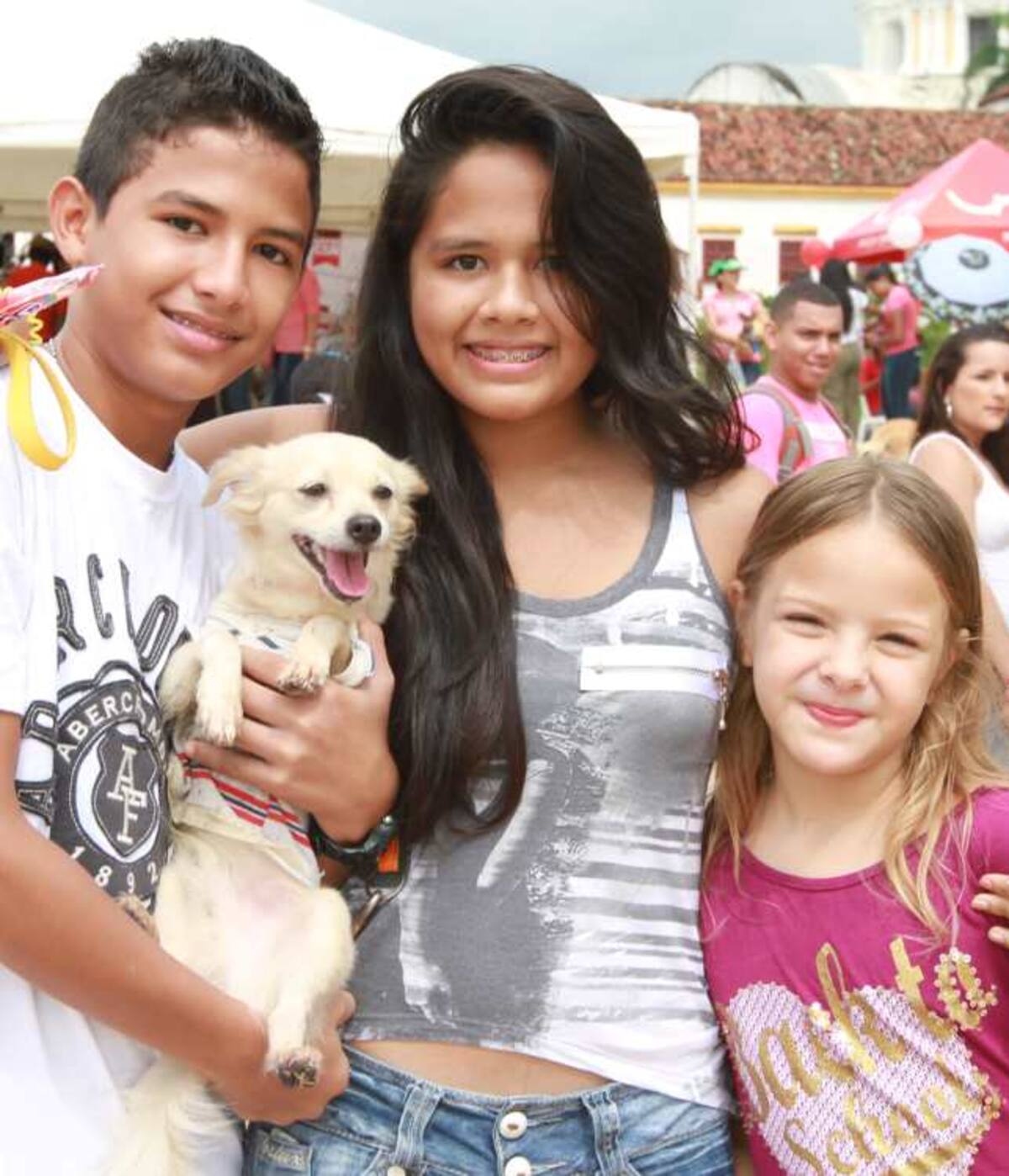 Roy Coquel, Sahia Coquel y Angelina Chedraui, con Bollito. fotos MARUJA PARRA/EL UNIVERSAL/