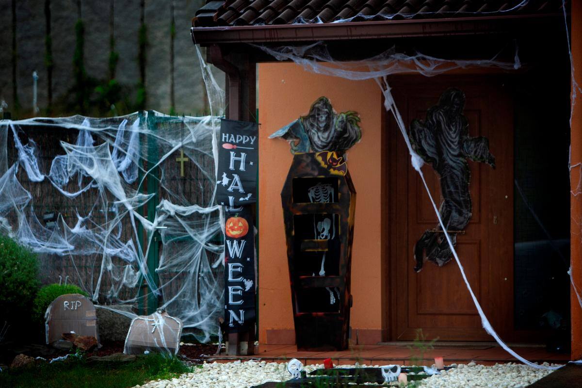 Paso a paso para a hacer telarañas de Halloween: transforma tu casa