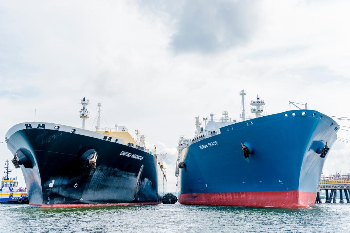 La terminal de SPEC LNG cuenta con una unidad flotante de almacenamiento y regasificación, a bordo de un buque, en la que se procesa el gas natural suministrado a las centrales térmicas del Caribe. // Cortesía.