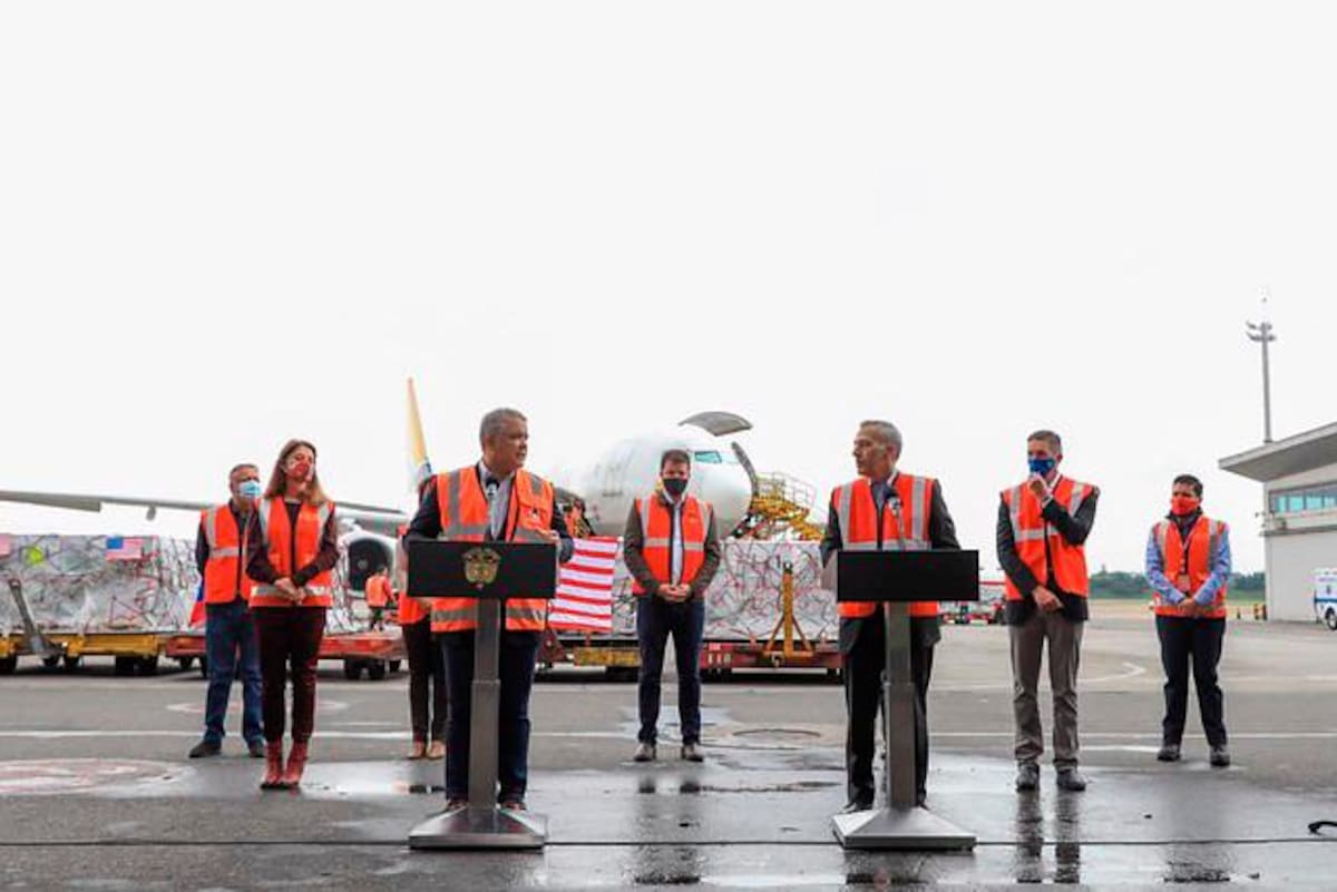 El presidente de la República, Iván Duque Márquez, y Philip Goldberg, embajador de Estados Unidos en Colombia. //COLPRENSA