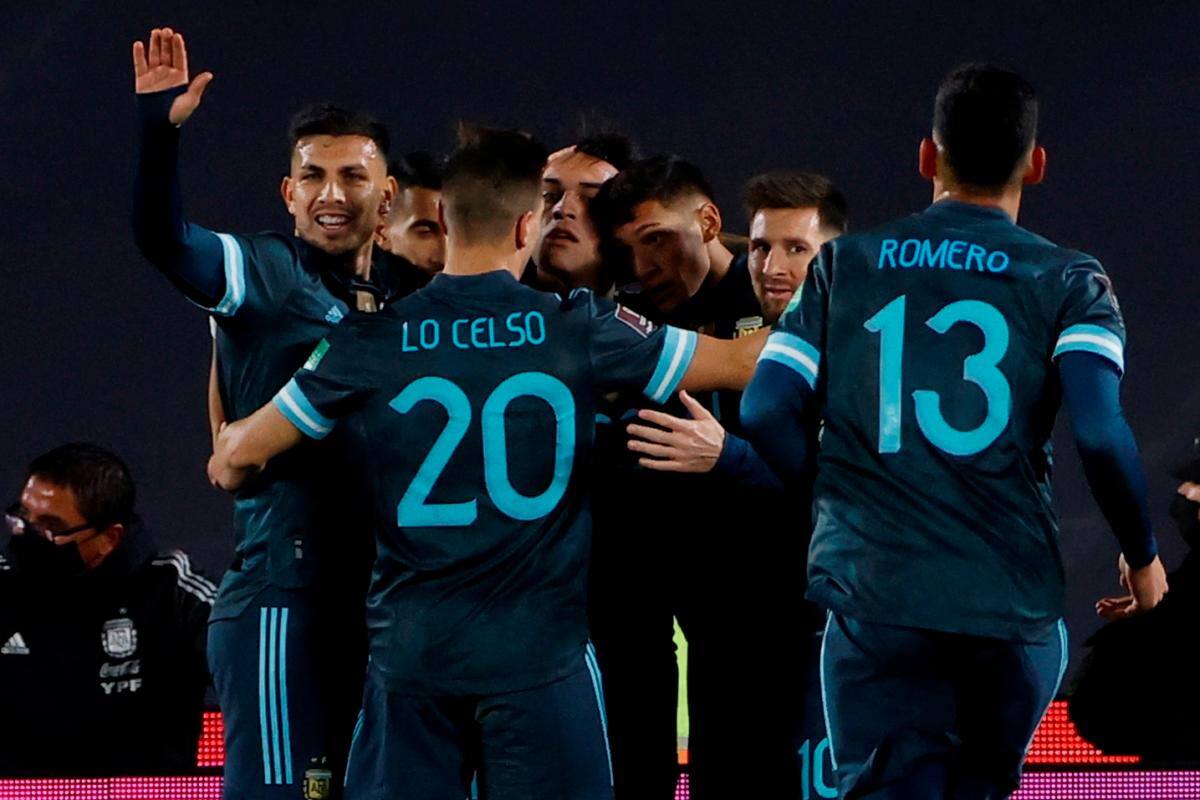 Argentina saca 8 puntos al tercero y hunde a Perú en el penúltimo puesto
