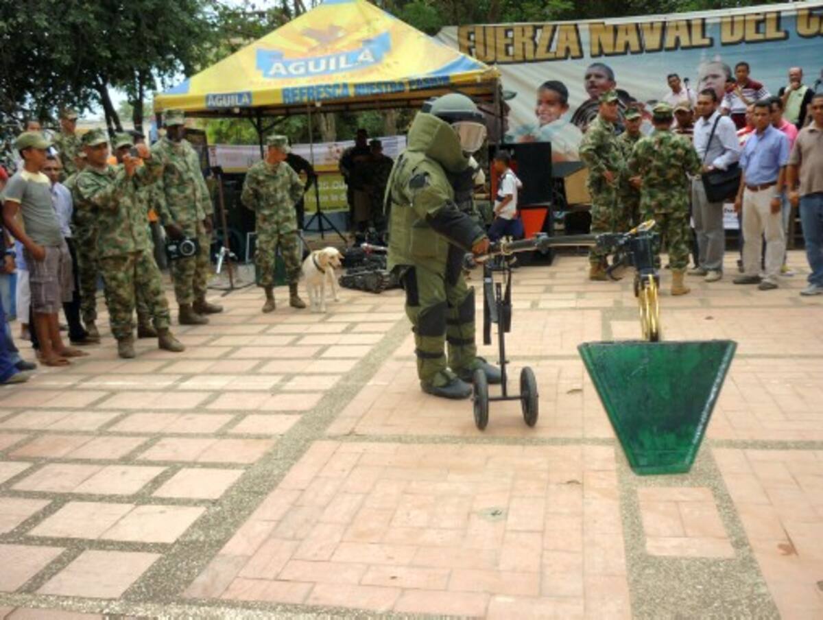 Con muestras folclóricas y de desactivación de artefactos explosivos por parte de hombres de la Infantería de Marina, se celebró el Día Internacional para la Sensibilización sobre las Minas Antipersonales. LILA LEYVA - EL UNIVERSAL