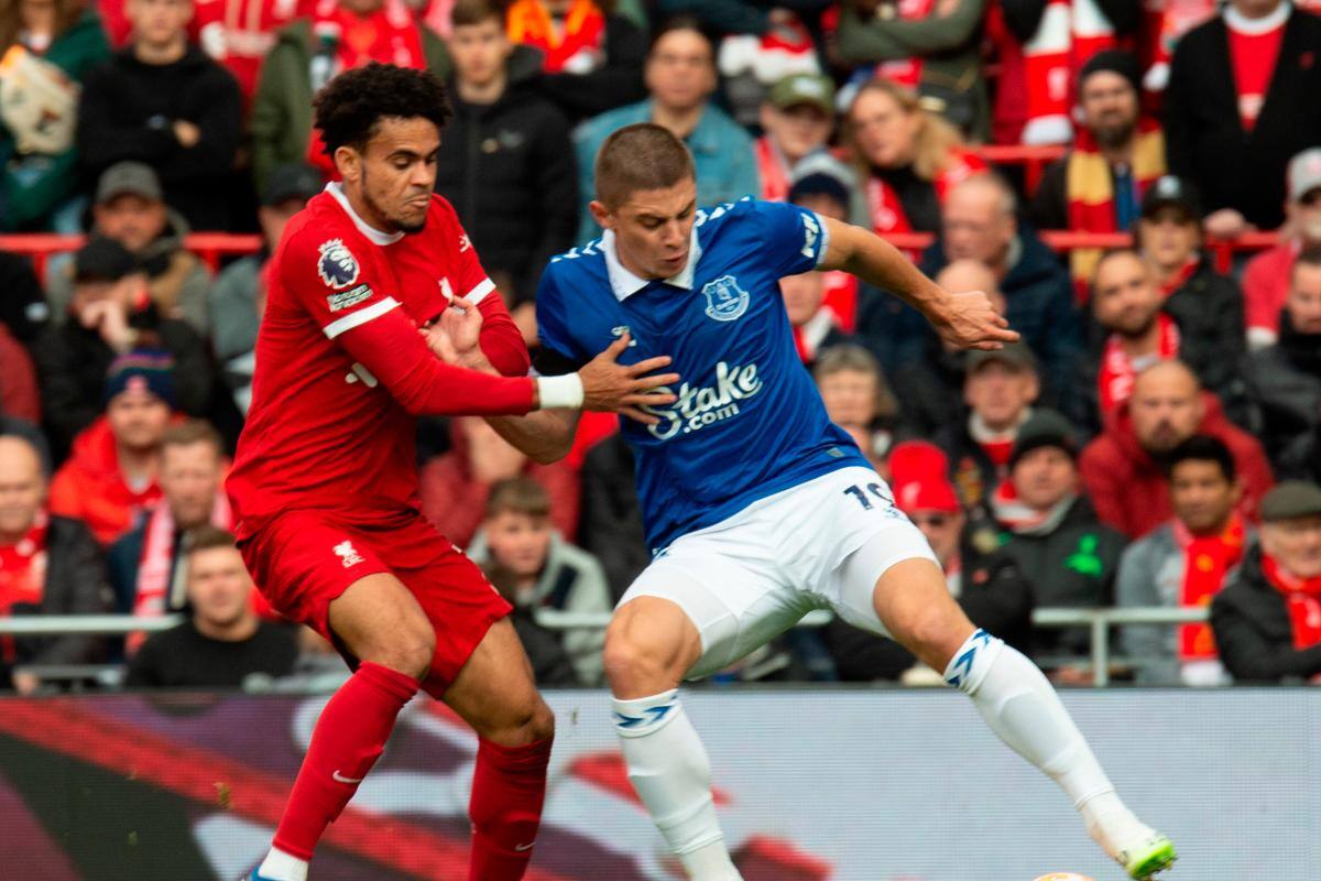 Liverpool vence al Everton: Luis Díaz aclara el camino y Salah ejecuta