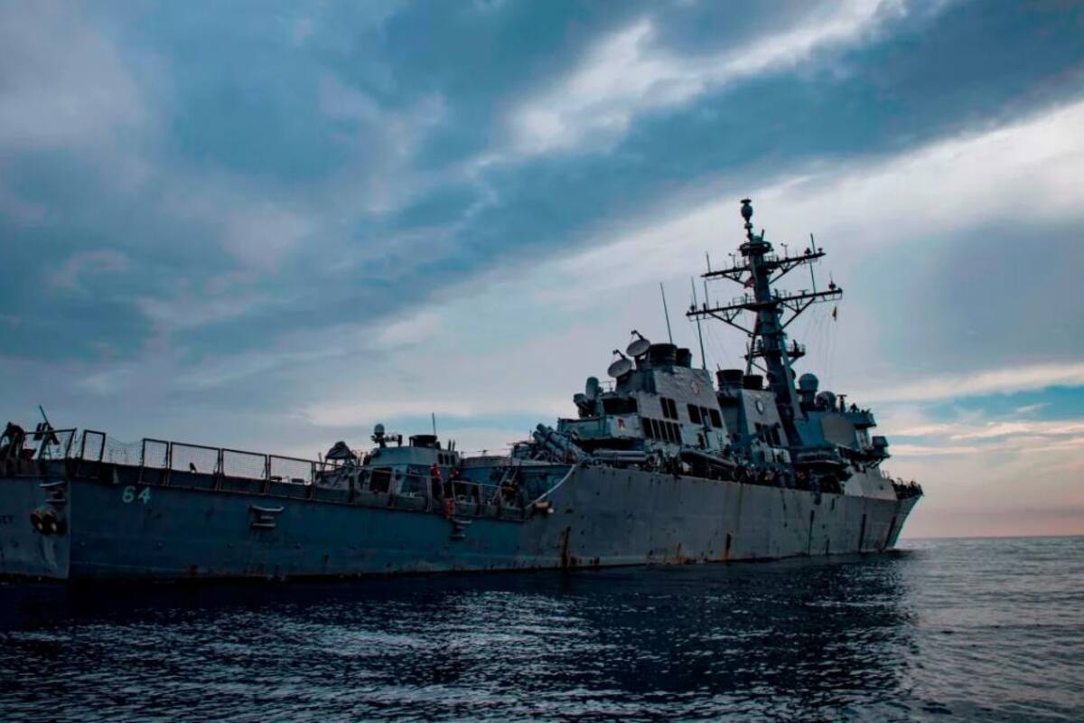 Un buque de guerra de EE.UU. fue atacado en el Mar Rojo