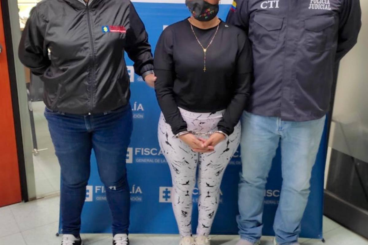 Envían a prisión a presunta responsable de proxenetismo y pornografía con menores