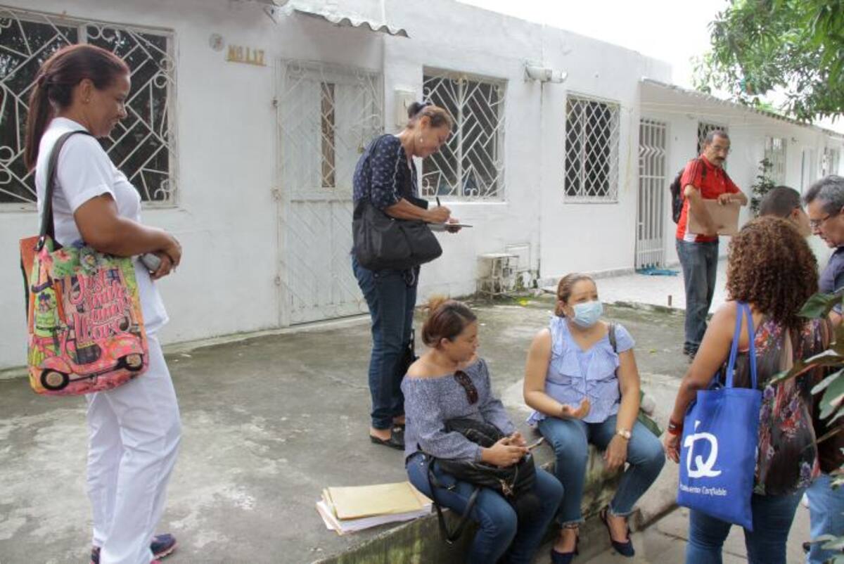 La Defensoría del Pueblo y la Procuraduría estuvieron durante la entrega de las viviendas. Luis Eduardo Herrán