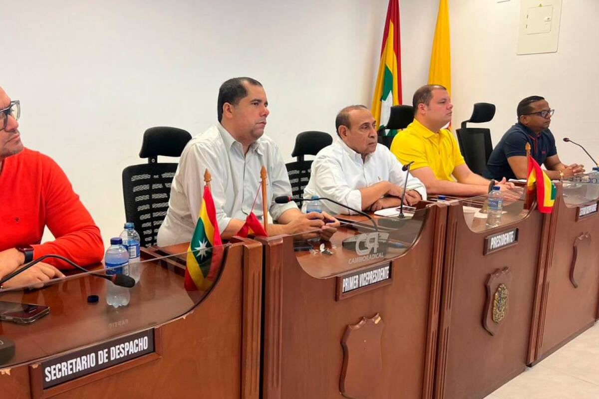 Aunque intentaron pararla, sigue moción de censura contra González-Forero