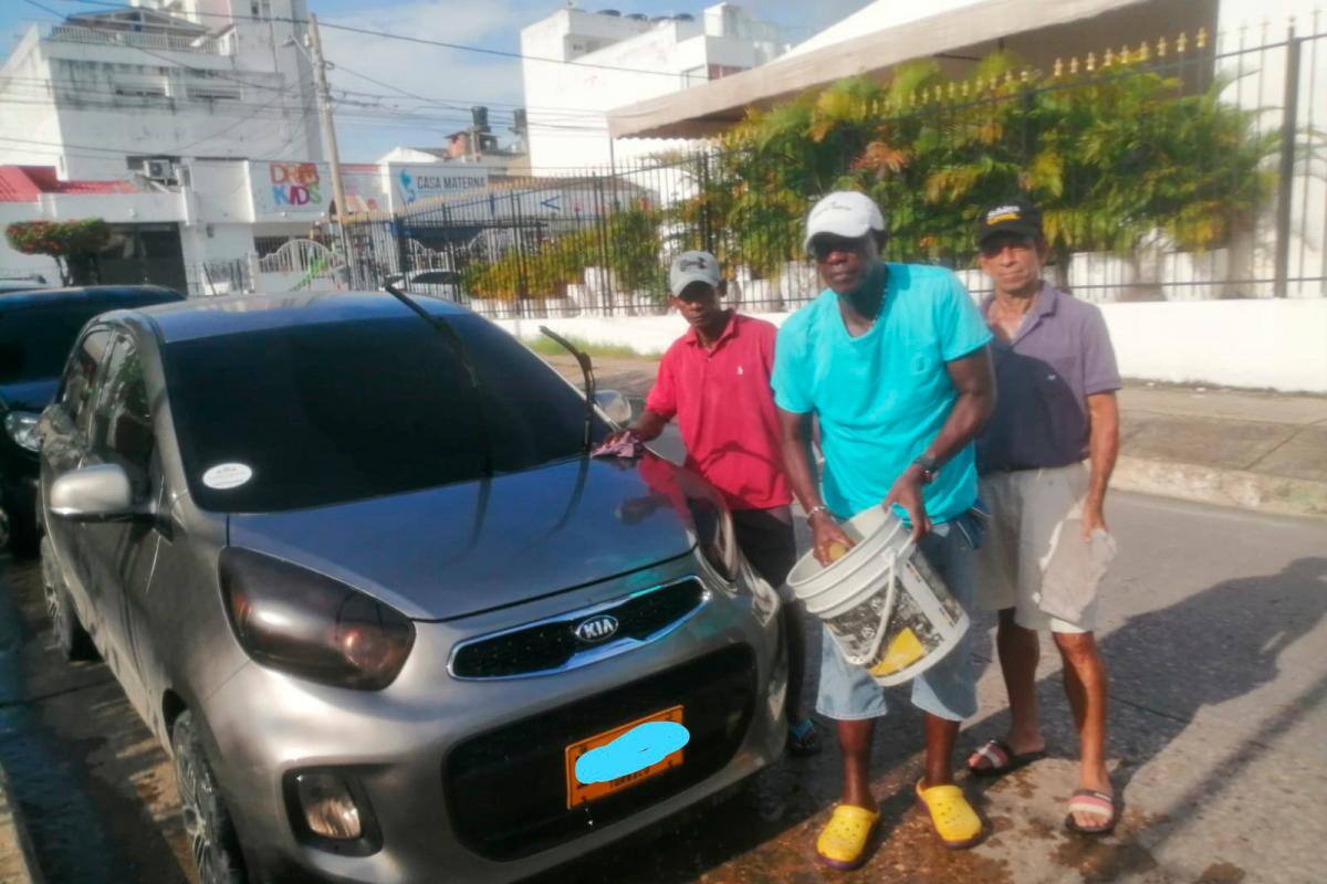 “Tenemos 47 años aquí, no nos saquen”: lavadores de carros