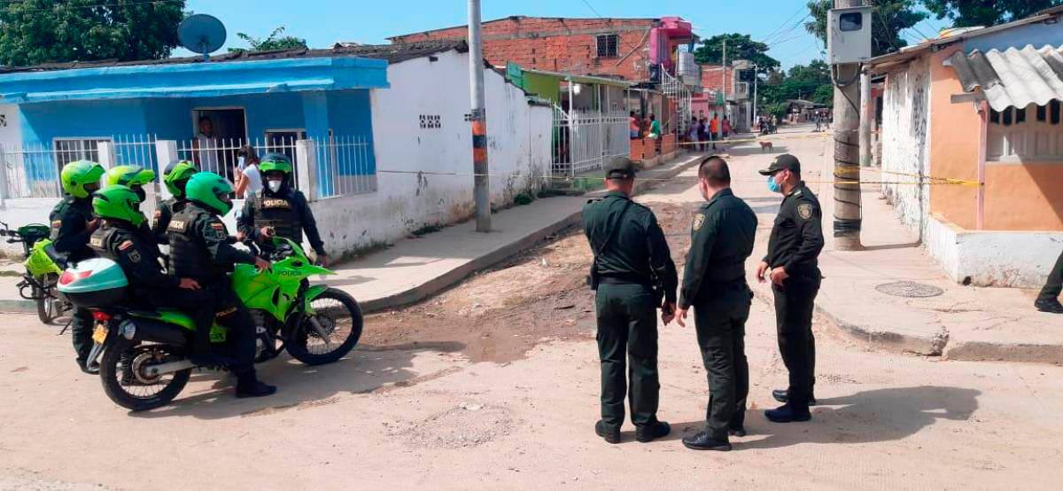 En esta esquina del sector El Canalón fue interceptado Edilberto Villeros cuando iba con su hija Sharik.